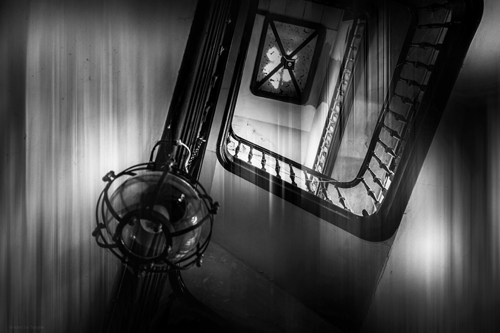 Escalier urbex, Photo fantastique, art en Belgique